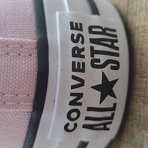 Converse high top Brand new in the box. - Picture 6 of 12